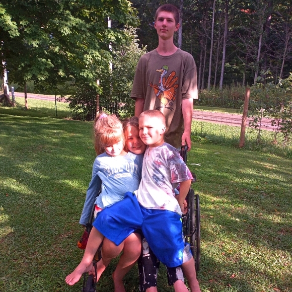 Meet your Posher, Stephanie - Picture 4 of 11